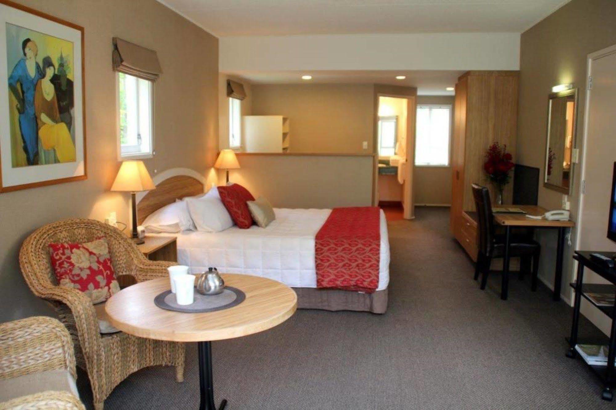 Wallaceville Motor Lodge Ъпър Хът Екстериор снимка